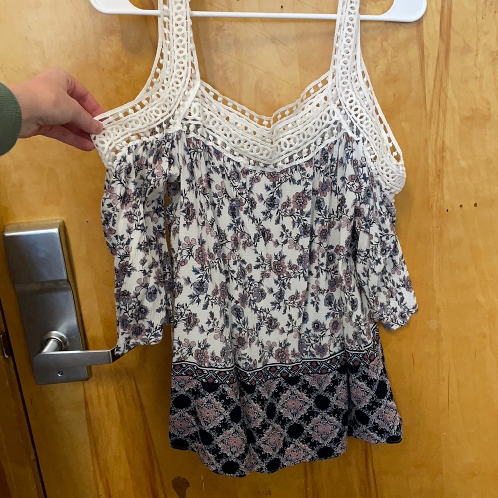 Super cute blouse!